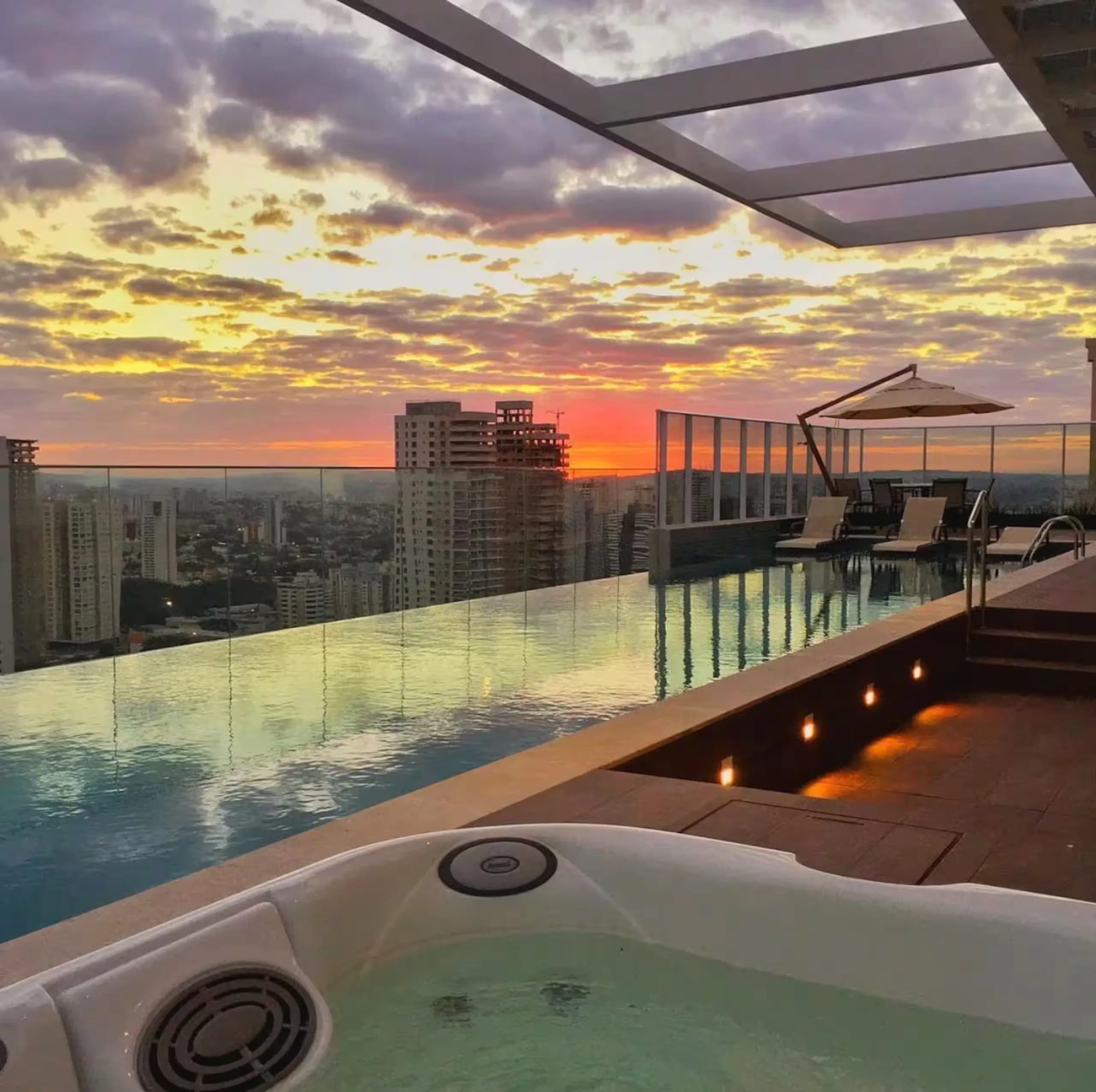 DNA SMART STYLE | Infinity Pool + Garage