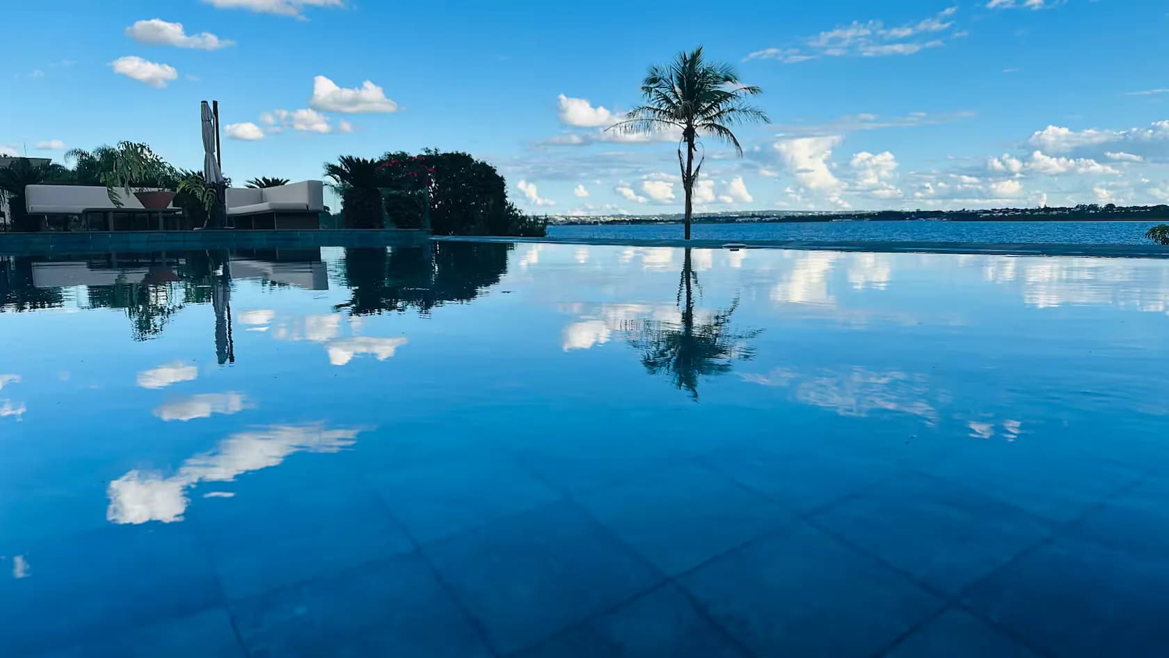 Suíte beira-lago com a melhor vista de Bsb
